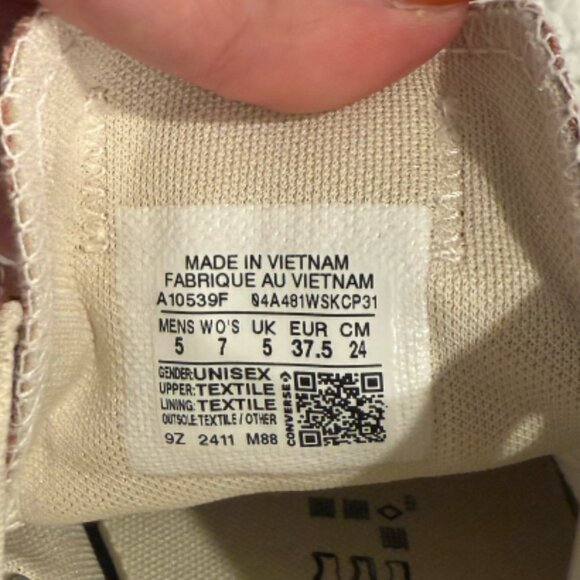 NWOT Chuck Taylor All Star Canvas Low Top Sneakers in Light Saddle/Pink - Picture 5 of 5